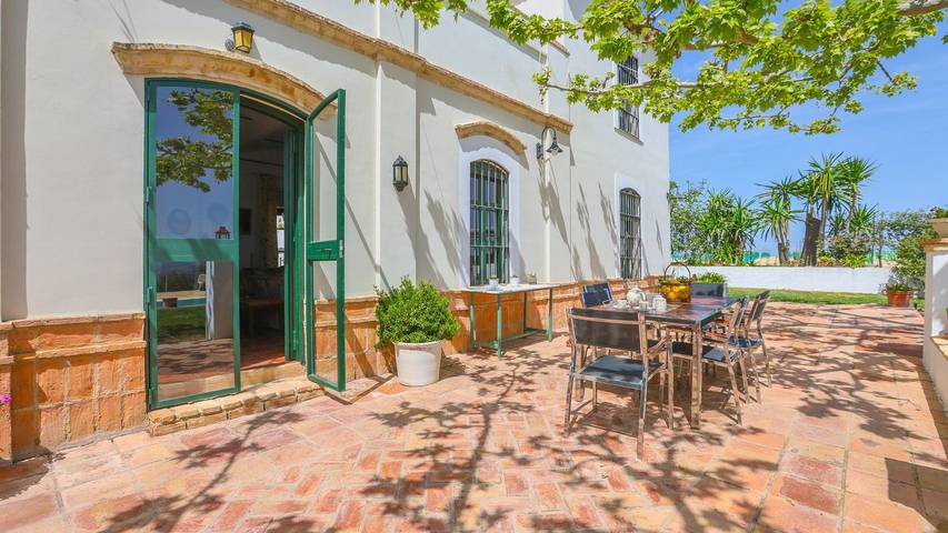Finca El Olivo Llorón Montilla by Ruralidays in Montilla, Córdoba Provinz