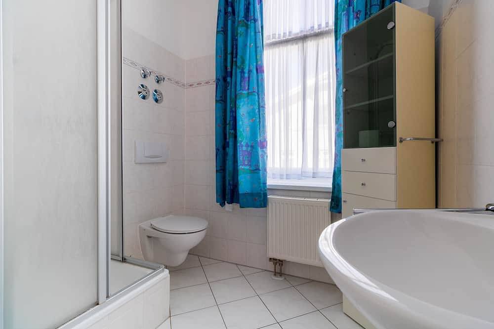 Ganze Wohnung, Ferienwohnung 5, Villa Eden in Binz, Strandnah, Rügen in Ostseebad Binz, Binz
