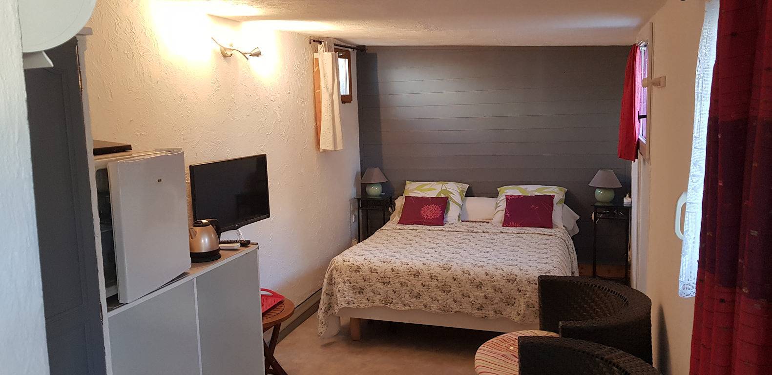 Chambres d'Hôtes Soleil Bleu - Côté Jardin économique in Fréjus Plage, Fréjus