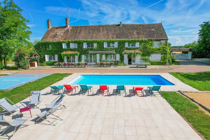 Location de vacances pour 30 personnes à Chêne-Arnoult