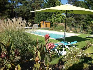 Gîte pour 5 personnes, avec jardin ainsi que terrasse et piscine à Peyzac-le-Moustier