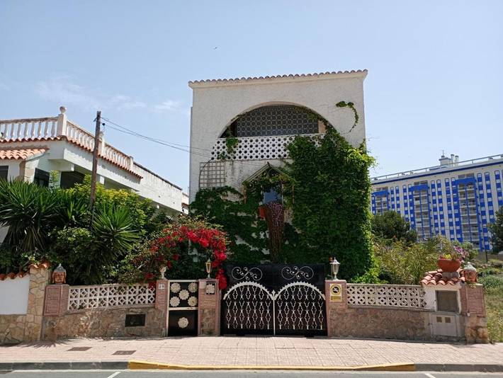 Alojamiento y desayuno para 2 personas, con piscina además de jardín y vistas, Se admiten mascotas - 1