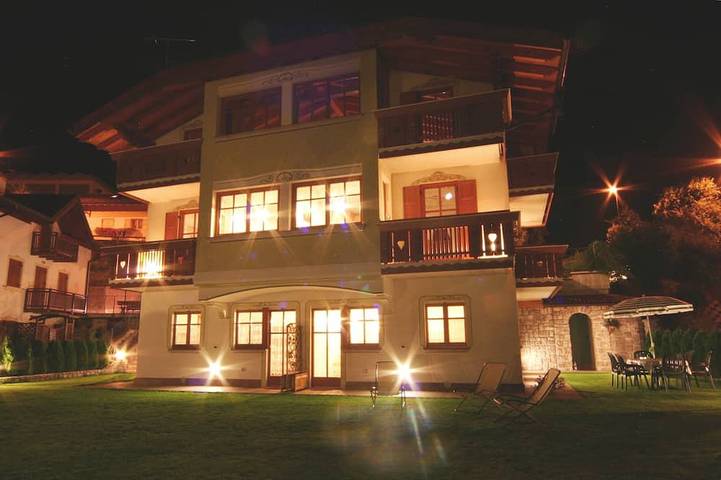 Villa für 7 Personen, mit Balkon und Garten - 1