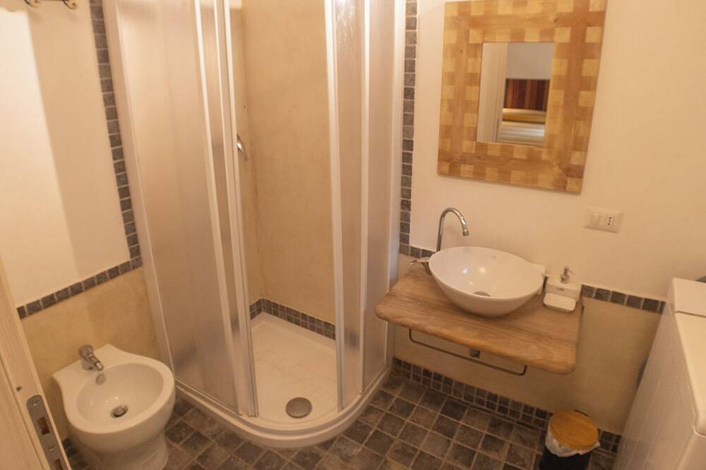 Entire apartment, The Landing, in the heart of downtown, a stone's throw from ferry and main square in Carloforte, Carbonia-Iglesias Province