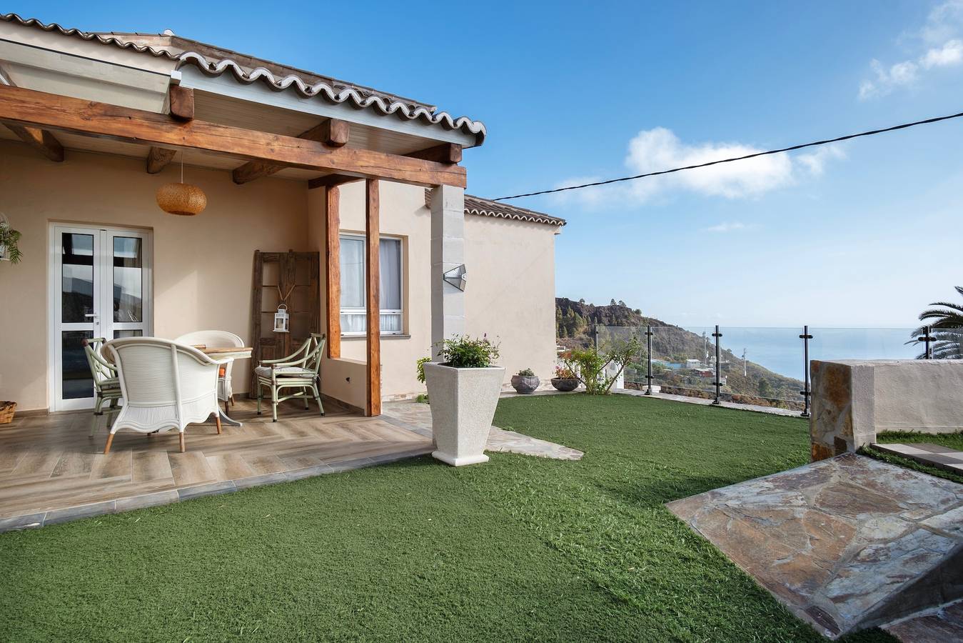 Vacation Home 'Las Golondrinas' with Sea View, Wi-Fi and Air Conditioning in Jedey, Los Llanos de Aridane
