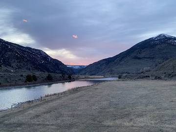 Vacation House for 12 Guests in Custer Gallatin National Forest, Montana, Picture 1