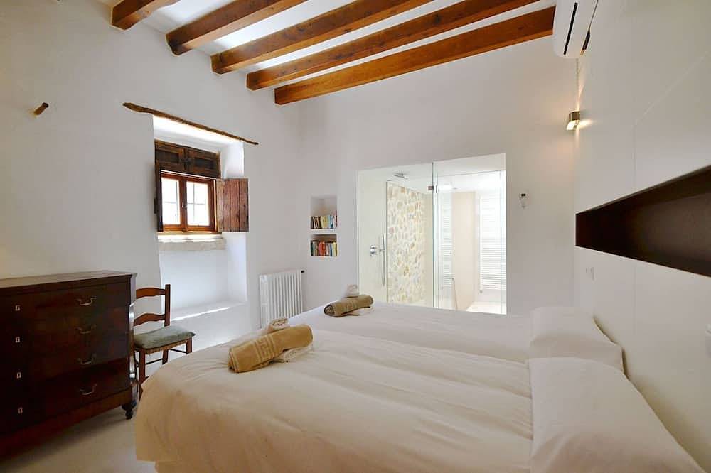 Villa en Búger con Piscina y Vistas in Búger, Interior de Mallorca