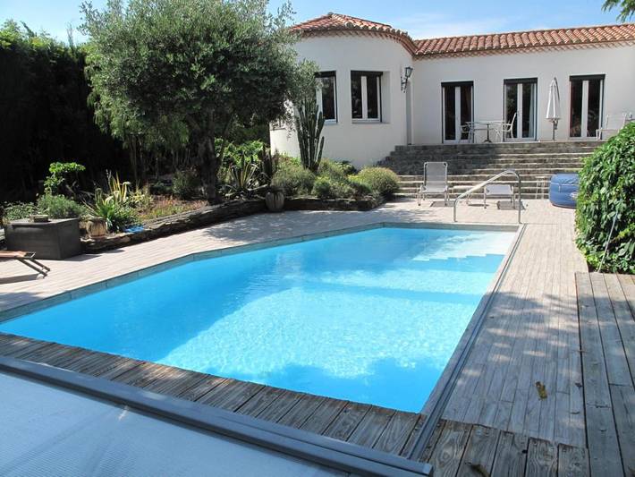 Chambre d’hôte pour 2 personnes, avec Jacuzzi et Terrasse ainsi que Jardin et Piscine