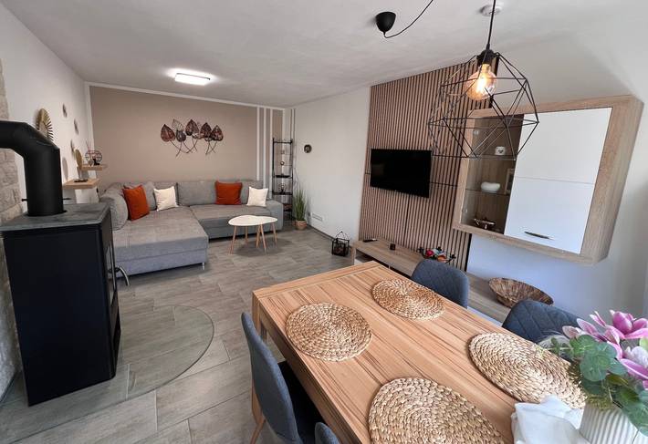 Ganze Wohnung, Apartment „Leopold“ mit privater Terrasse und Wlan in Tschernitz, Lausitz