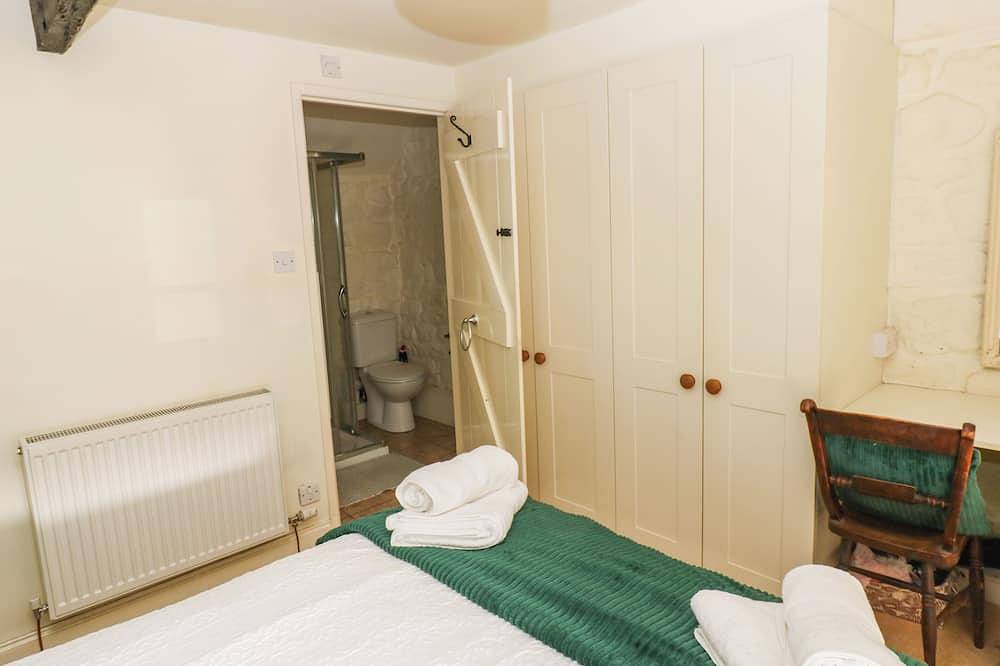 Rose Hip Cottage, pet friendly, with open fire in Bellingham in Bellingham (UK), Kielder Forest Park