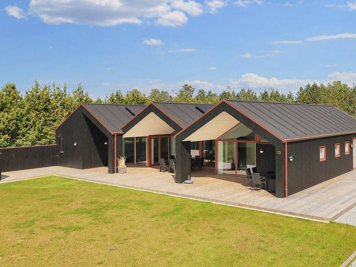 Ferienhaus für 10 Personen, mit Terrasse und Pool sowie Sauna in Bratten