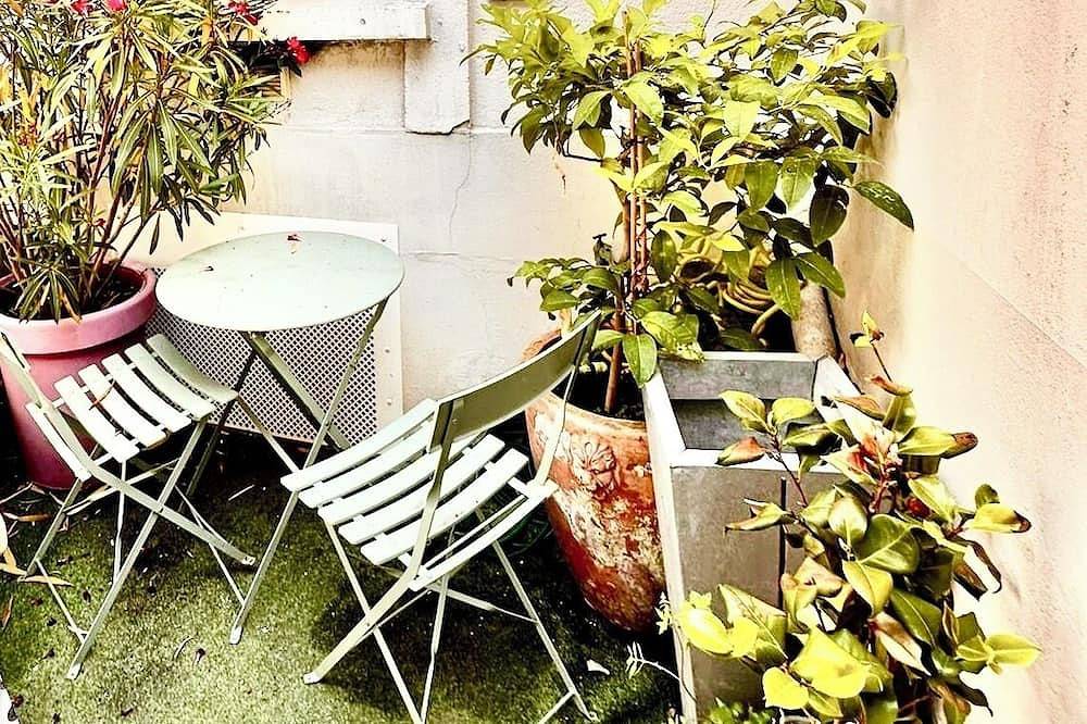 Entire apartment, Cosy studio with terrace at the foot of Paris in Levallois-Perret, Hauts-de-Seine