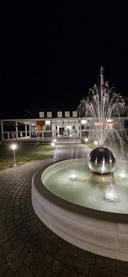 Chalet para 32 personas, con sauna y piscina además de jacuzzi y balcón - 1