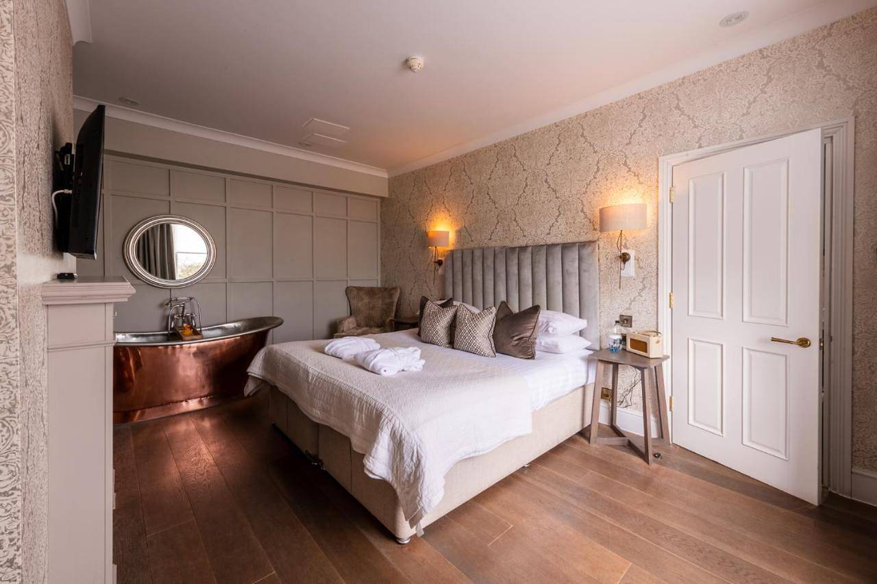 Twin Room in Royal Tunbridge Wells, Kent