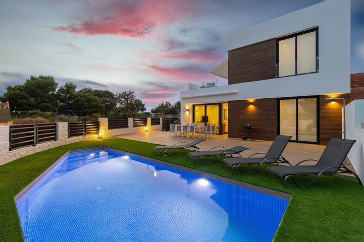 Maison de vacances pour 14 personnes, avec piscine ainsi que terrasse et jardin, animaux acceptés à El Campello