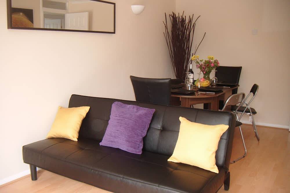Lynbrook Holiday Rental bungalow - sleeps up to 6 people in Frinton on Sea, Frinton and Walton