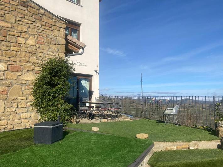 Apartamento de vacaciones para 3 personas, con vistas además de piscina y jardín, Se admiten mascotas en Navarra - 4