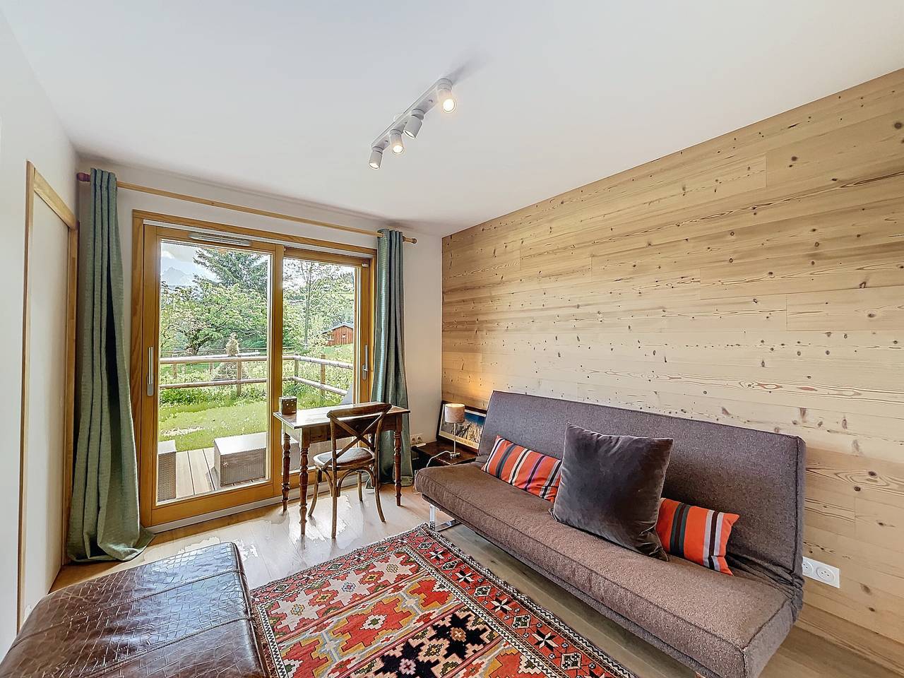 Ganze Wohnung, Neue 3-Zimmer-Wohnung in Combloux, Mont Blanc Blick, Garten, Parkplatz, Wlan in Combloux, Pays du Mont-Blanc