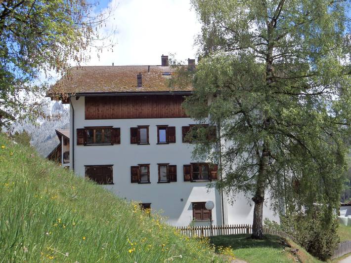 Entire holiday apartment, Carmen's place - 2.5 Zimmer-Wohnung in Luzein, Plessur alps