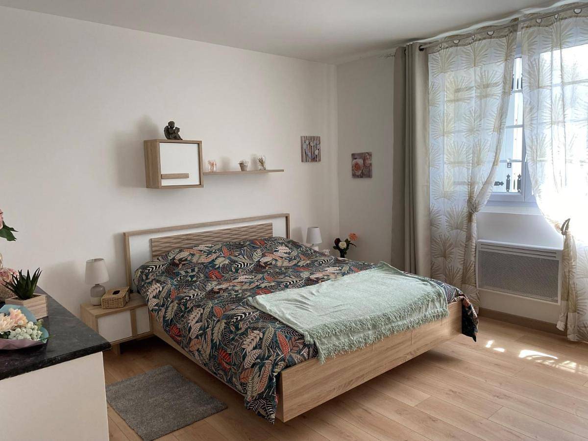 Appartement entier, One-Bedroom Apartment in Mouleydier, Périgord Pourpre