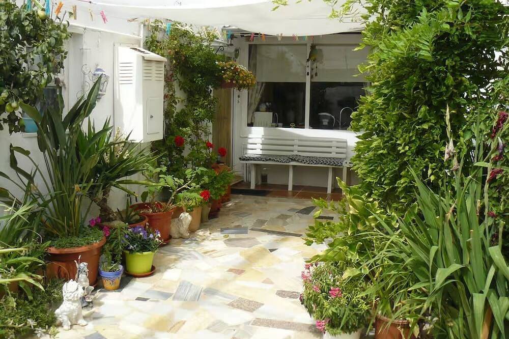 Private Guest Accommodation with Double Bed & En Suite. With private Entrance. in Puerto Lumbreras, Murrcia Binnenland