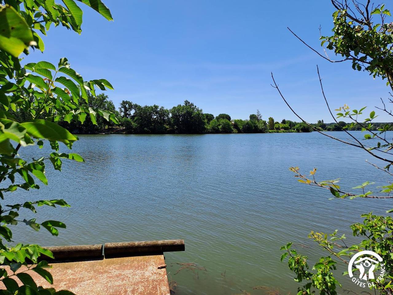 Au bord du Tarn in Rivières, Albi und Umgebung