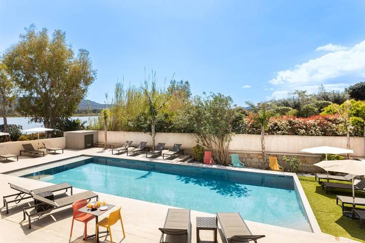 Hôtel pour 2 personnes, avec balcon et sauna ainsi que piscine et vue