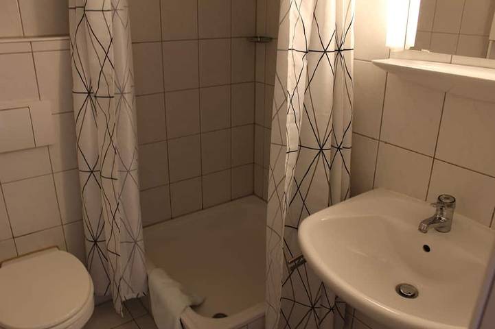 Ferienwohnung für 2 Personen, mit Garten und Balkon in Burghausen - 4
