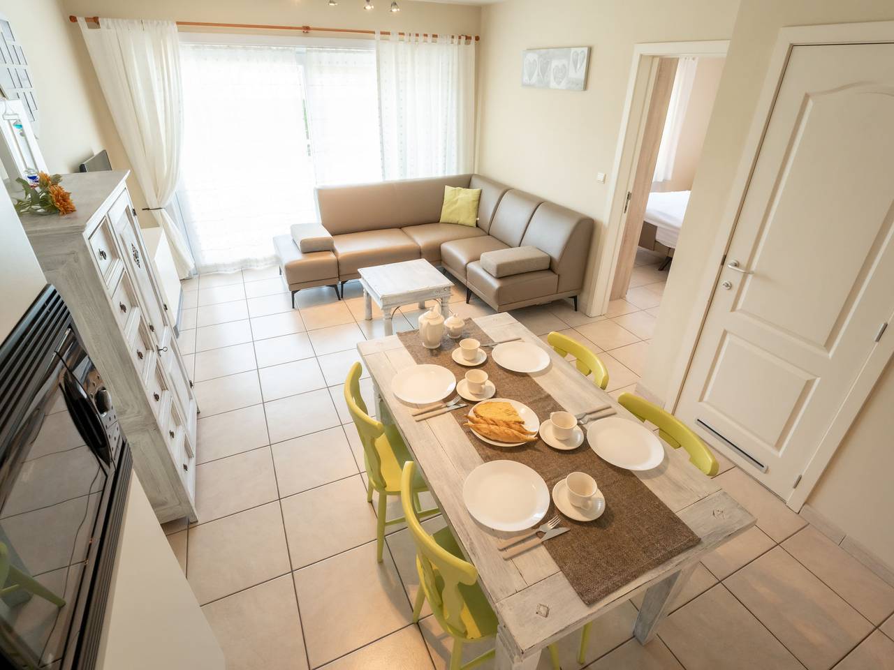 Entire apartment, Green Garden Vx 105 with pool view in De Haan, Belgian Coast