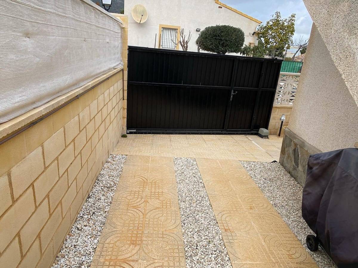 Bungalow "Alberca La Nucia" with Mountain view, Terrace & Wi-Fi in Polop, Costa Blanca