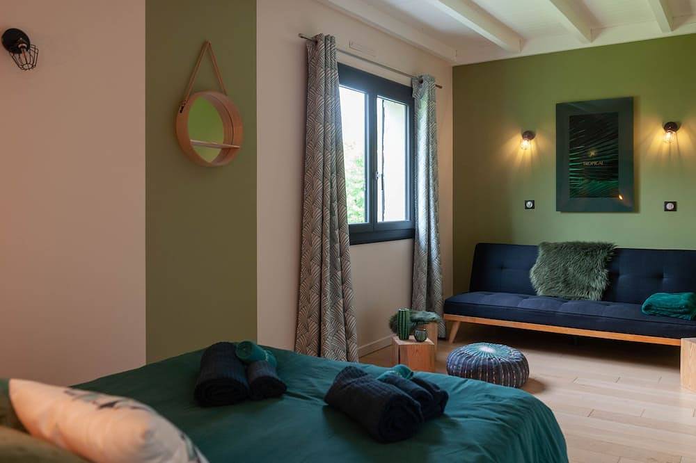 Contemporary house with private pool between lake and mountains - Wifi in Saint-Jorioz, Parc naturel régional du Massif des Bauges