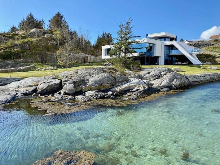 Ferienhaus für 14 Personen, mit Balkon und Terrasse sowie Garten und Pool in Fjell