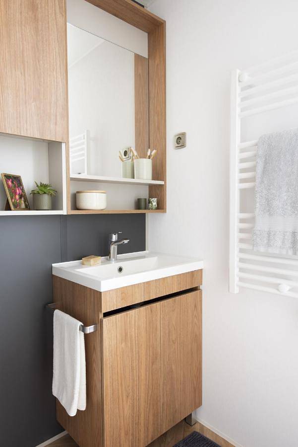Location de vacances pour 4 personnes, avec Jacuzzi et Terrasse ainsi que Jardin et Piscine à Saint-Privat-de-Champclos - 2