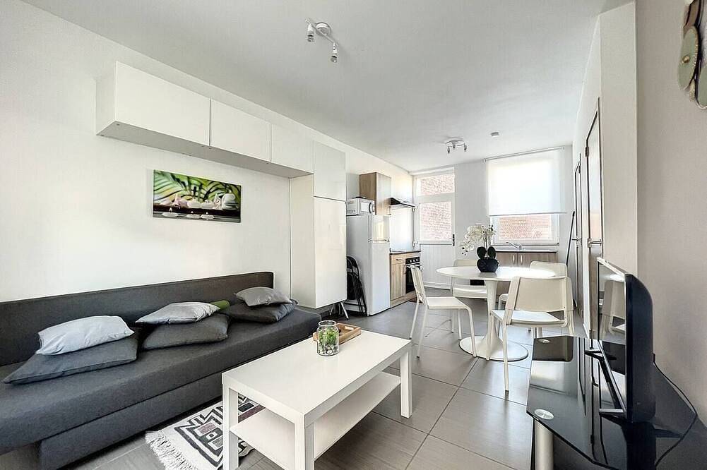 Robert 20 Brussels-charleroi-airport in Ransart, Charleroi