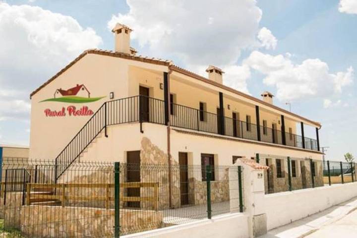 Casa de huéspuedes para 4 personas, con Balcón y Terraza además de Jardín y Piscina en Serranía de Cuenca