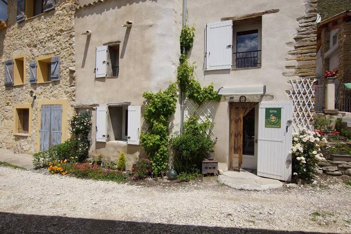 Gîte pour 4 personnes, avec jardin à Clumanc
