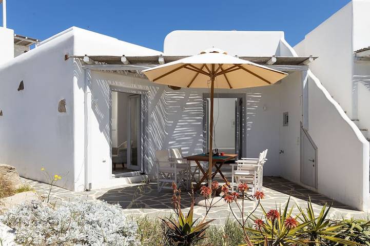 Gîte pour 4 personnes, avec terrasse et jardin dans Agia Anna