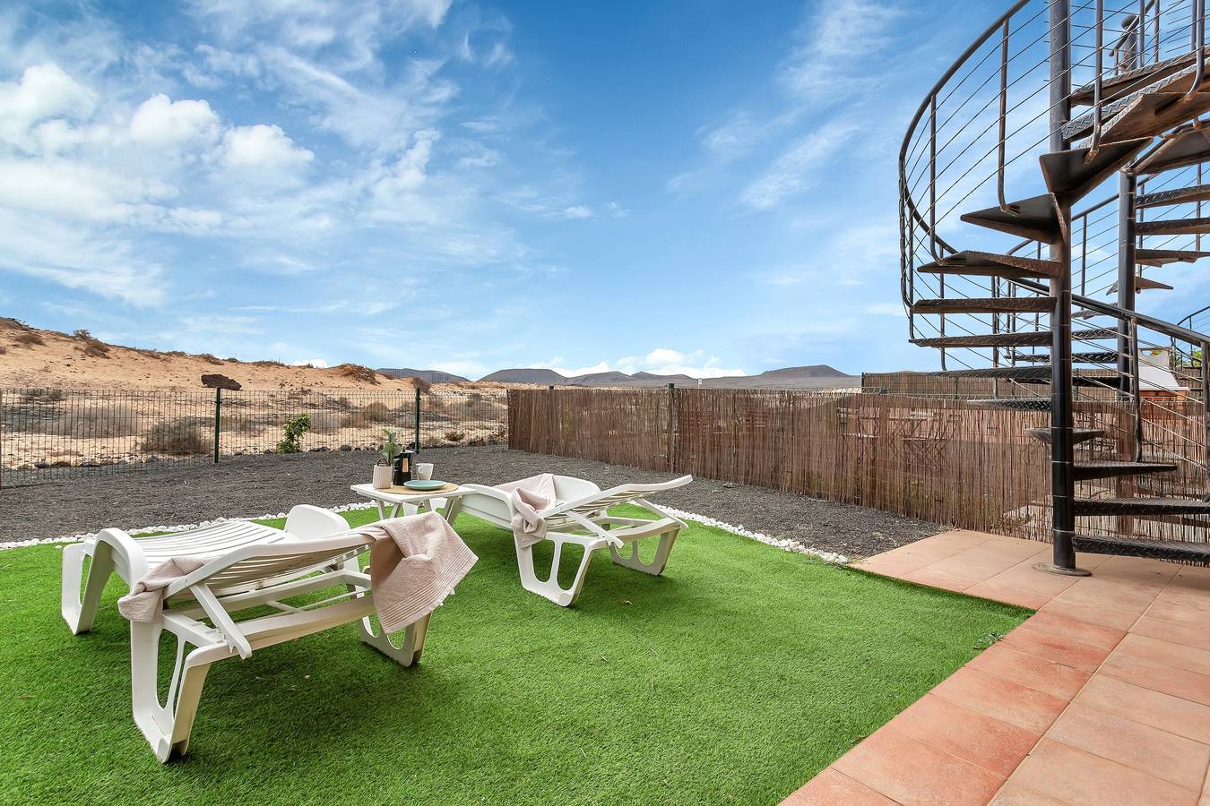 Villa 'Asensio' mit Bergblick, Gemeinschaftspool und Wlan in La Oliva, Fuerteventura