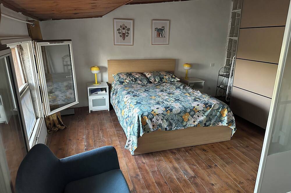 Maison chaleureuse, pour 4 personnes, au cœur du village de Cucuron. in Cucuron, Parc naturel régional du Luberon