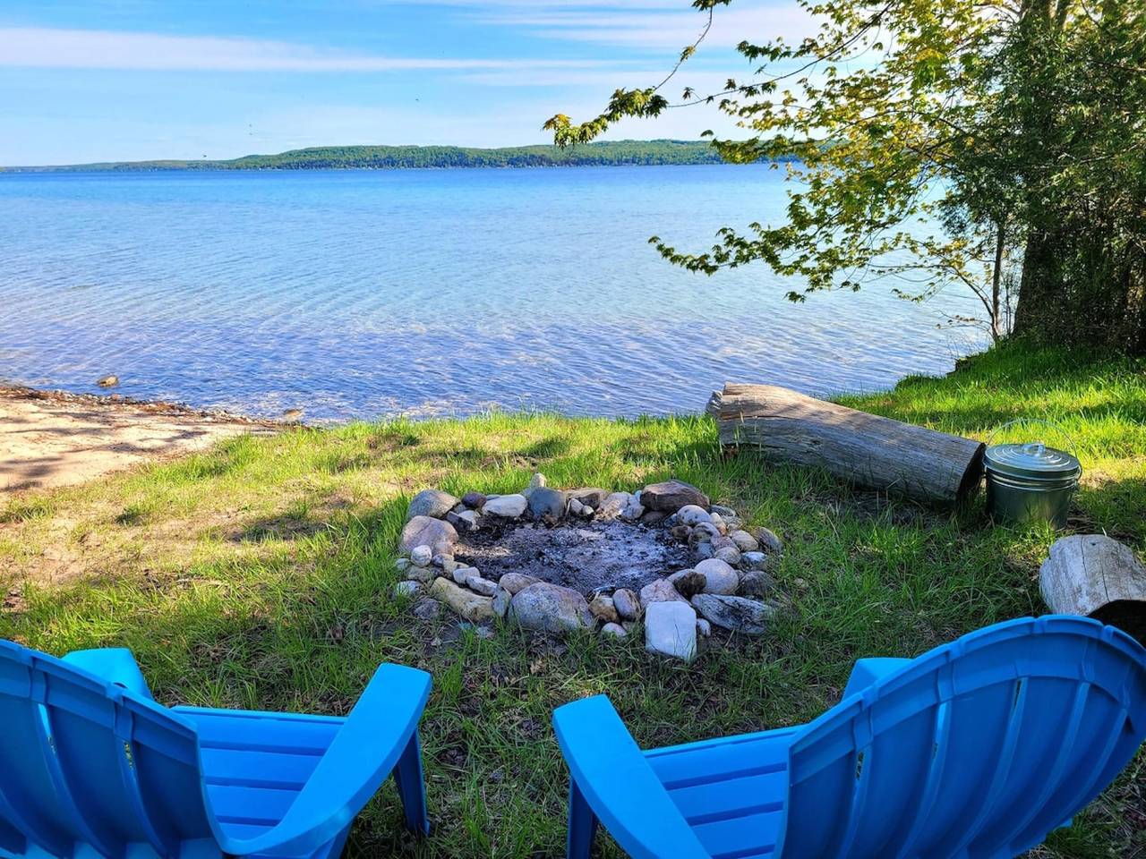 Ganze Wohnung, Lake Escape - Private Lakefront with Kayaks! in Benzie County