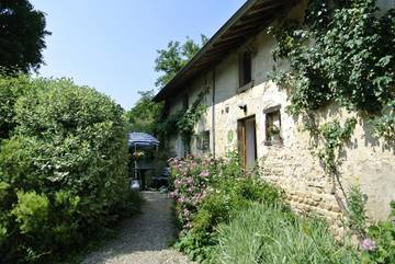 Gîte pour 5 personnes, avec jardin dans l' Ain