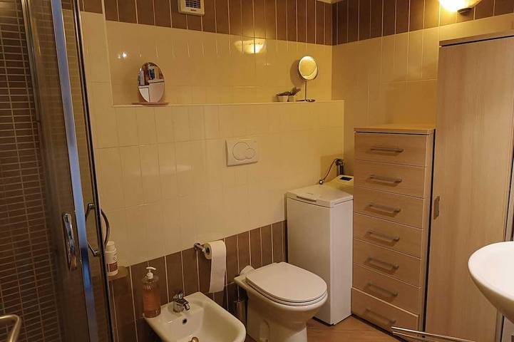 Ganze Wohnung, Abby's House - Milan Hub – Stylish Central Apartment Near the Station in Centro (Gallarate), Gallarate
