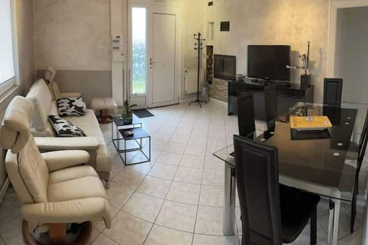 Gîte pour 5 personnes, avec jardin à Mairieux