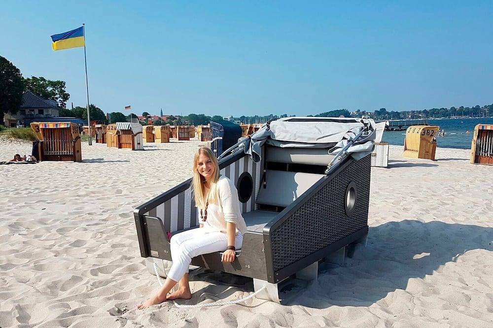 Ganze Wohnung, Schlafstrandkorb für 2 Gäste mit 3m² in Eckernförde in Eckernförde Hauptstrand, Rendsburg-Eckernförde