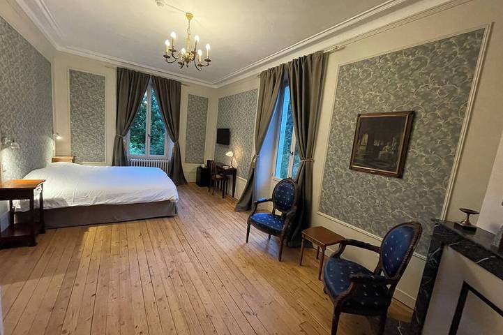 Location de vacances pour 16 personnes, avec terrasse et jardin à Brain-sur-Allonnes - 2