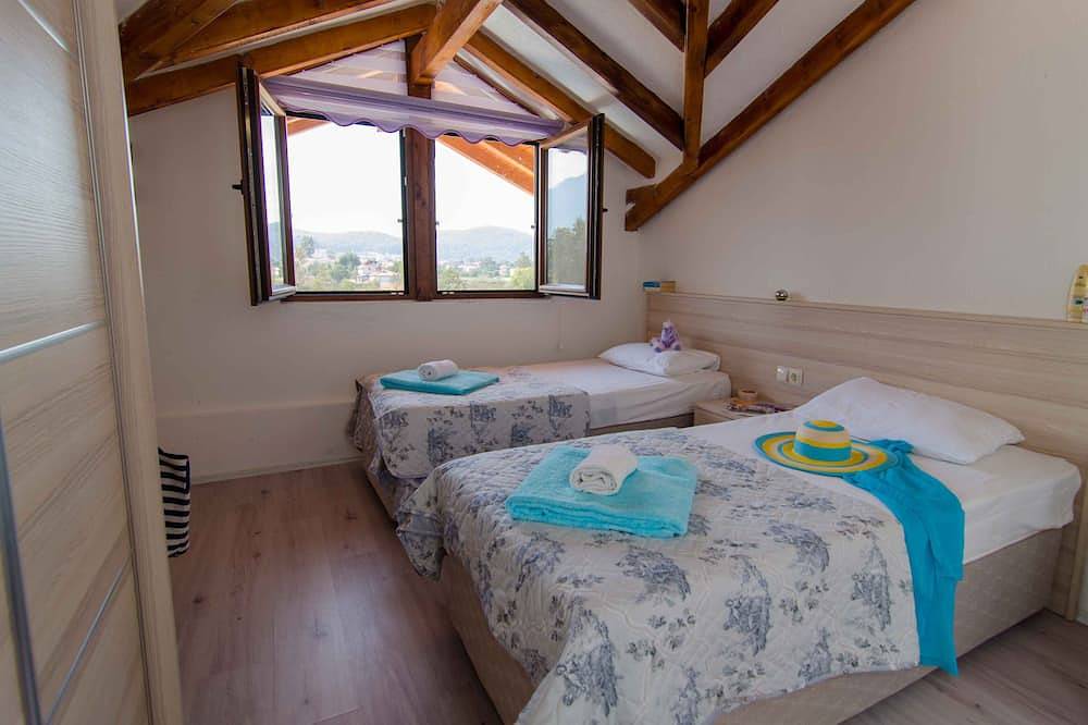 5 Schlafzimmer, beheizter Pool, Billardtisch, Tischtennis, Grill & Wifi. in Fethiye, Türkische Ägäis