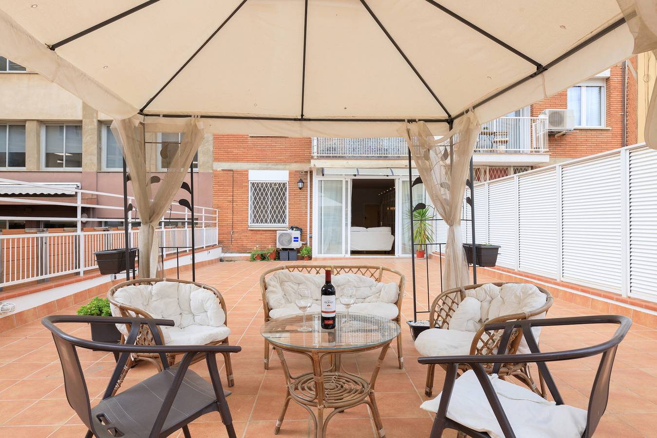 Ganze Wohnung, Private terrace, 3 bedrooms, Eixample in Barcelona Zentrum, Barcelona