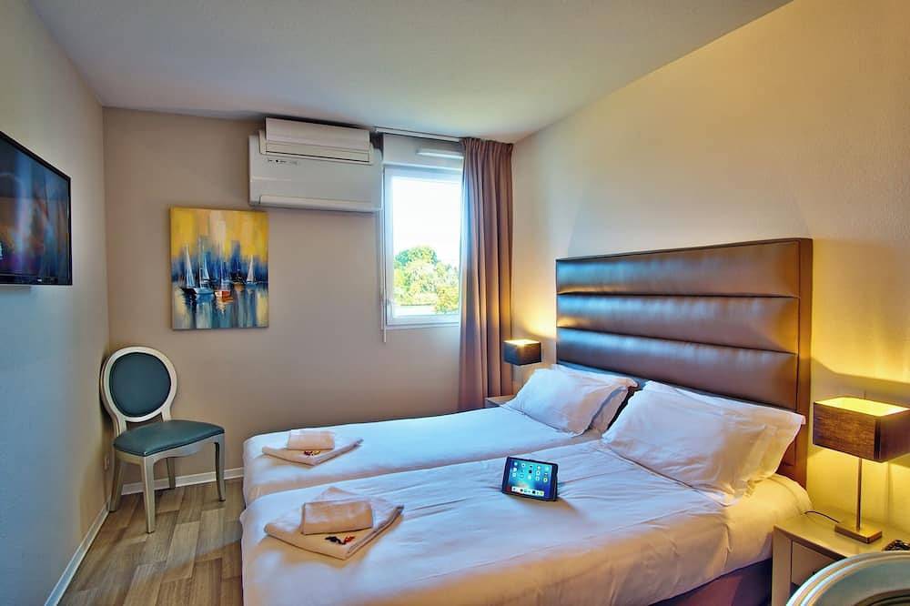 A short drive away from Jardin Botanique! Pets Are Welcome! Free Parking! in Mouguerre, Bayonne region