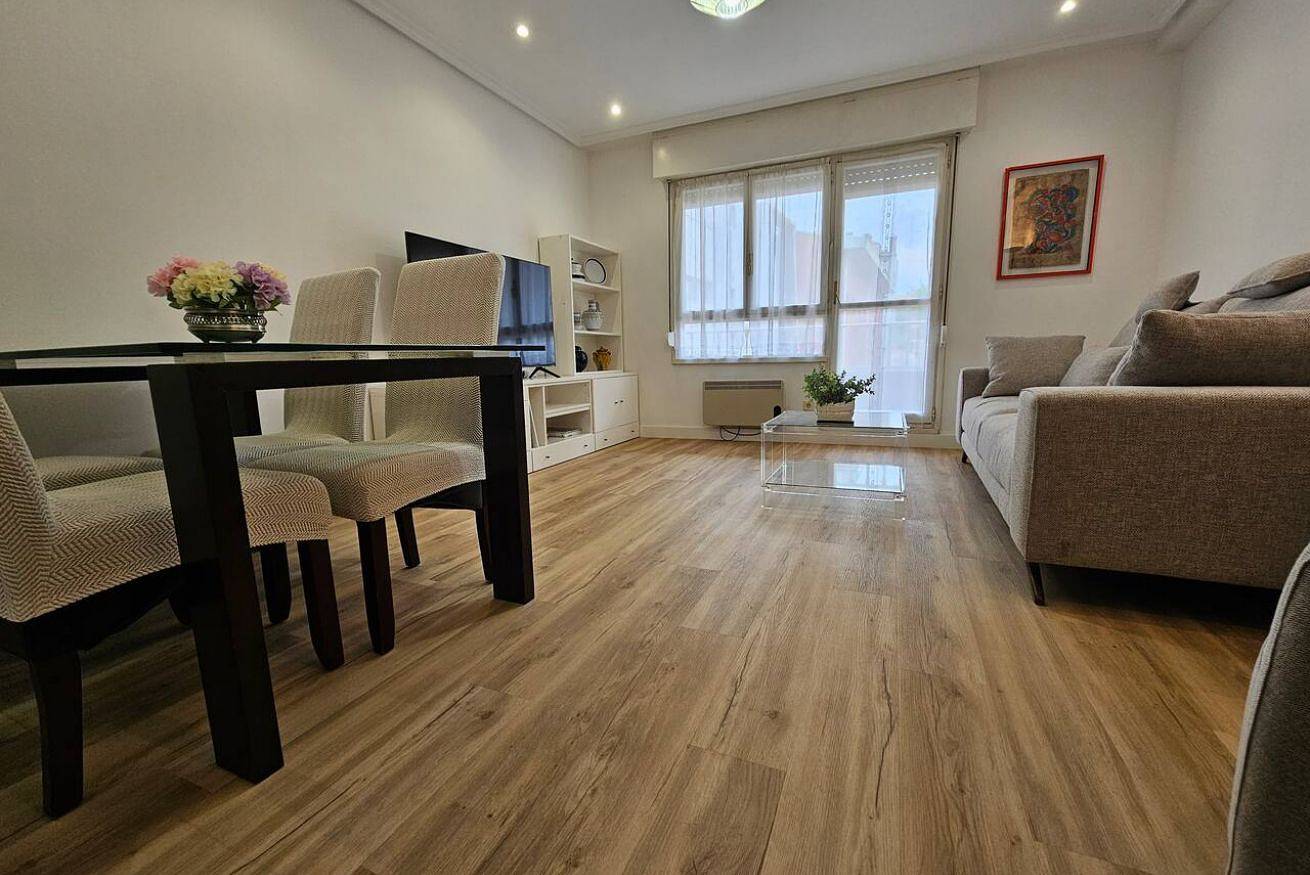 Ganze Wohnung, 25A05 Modern and Central Apartment in Luanco, Gozón