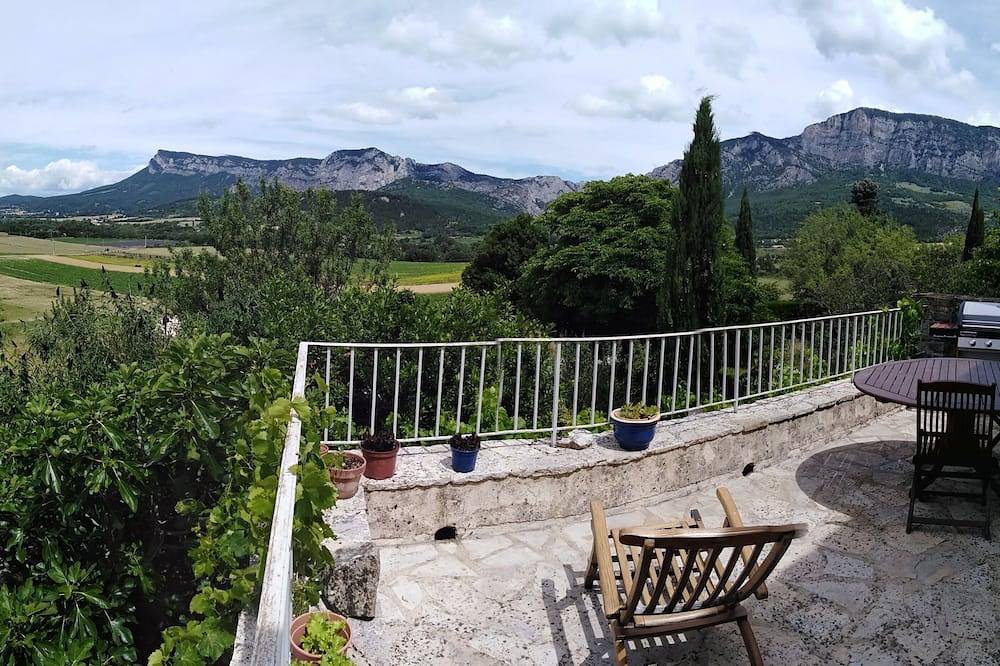 Logement Entier Avec Terrasse et vue Panoramique in Francillon-sur-Roubion, Die region